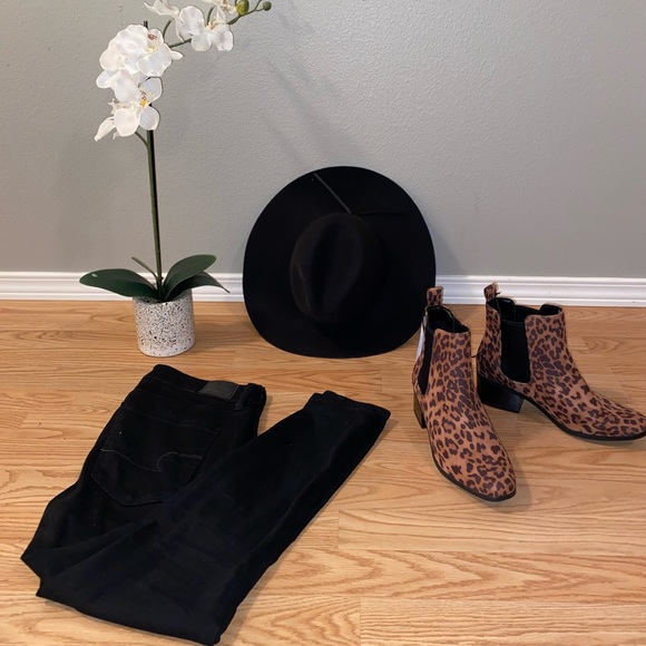 Leopard 🐆 Brown Boots 👢 - Picture 4 of 7